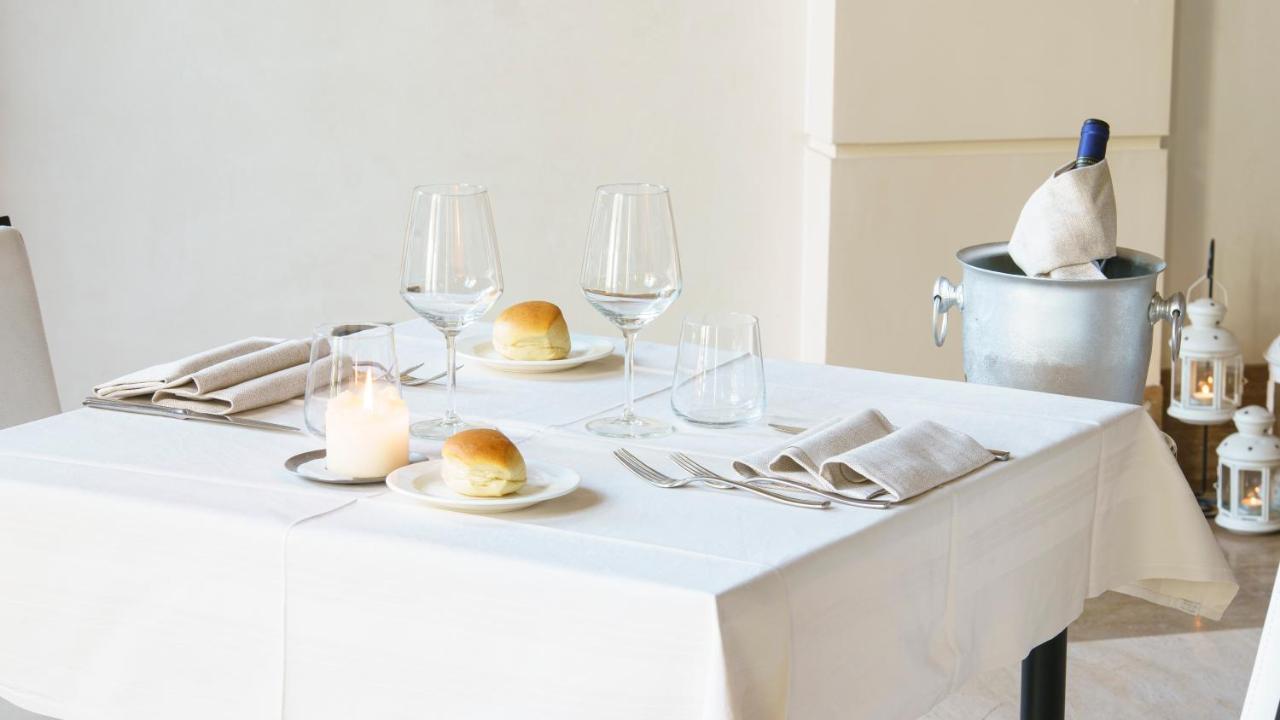 Bes Hotel Villa Zoia Boltiere Bagian luar foto
