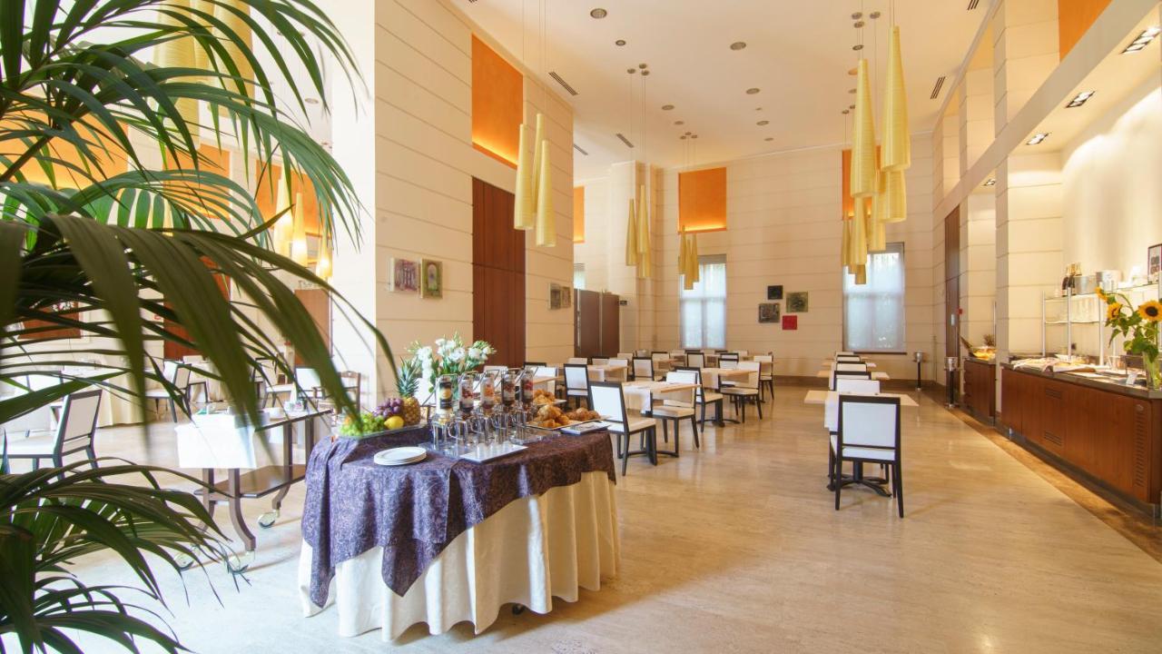 Bes Hotel Villa Zoia Boltiere Bagian luar foto